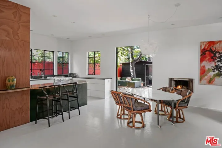 2311 Louella Avenue, Venice, California 90291