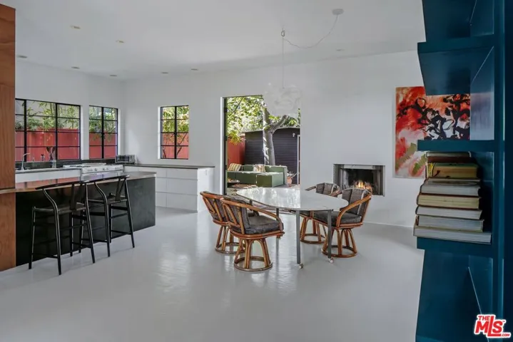 2311 Louella Avenue, Venice, California 90291