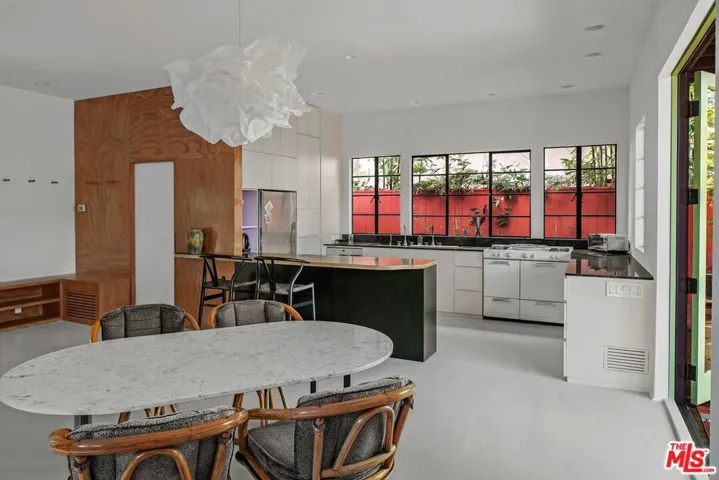 2311 Louella Avenue, Venice, California 90291