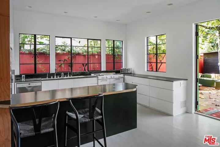2311 Louella Avenue, Venice, California 90291