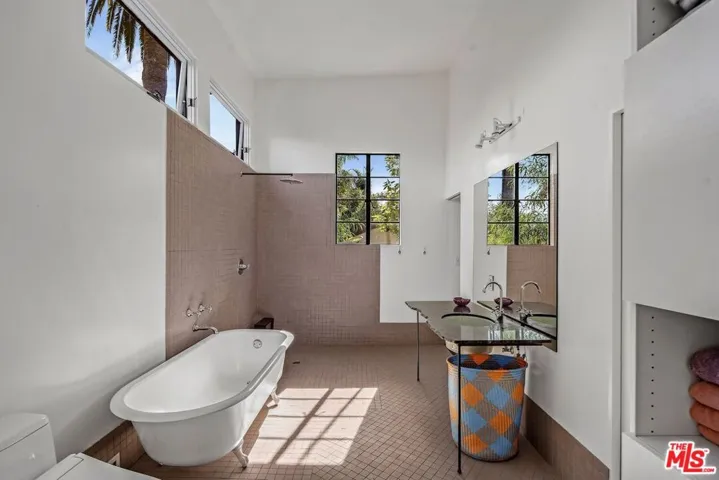 2311 Louella Avenue, Venice, California 90291
