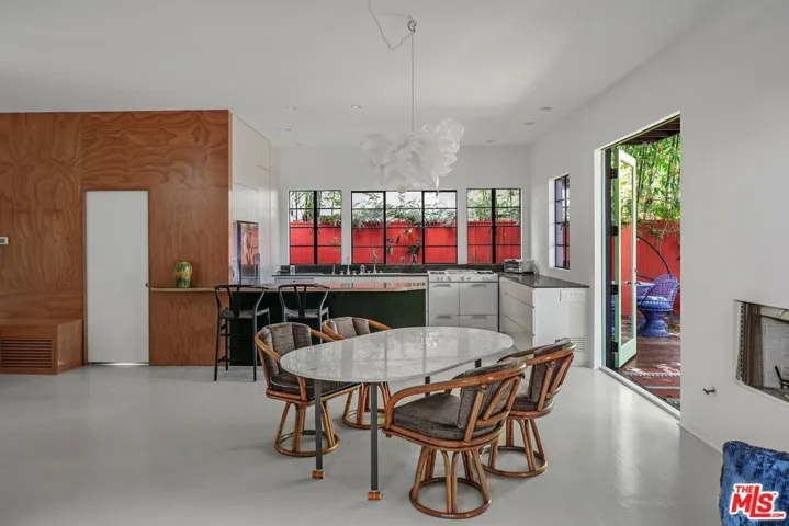 2311 Louella Avenue, Venice, California 90291