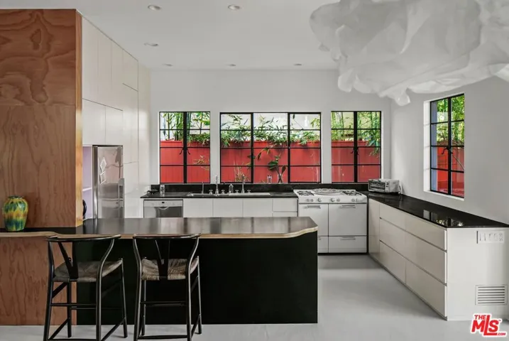 2311 Louella Avenue, Venice, California 90291