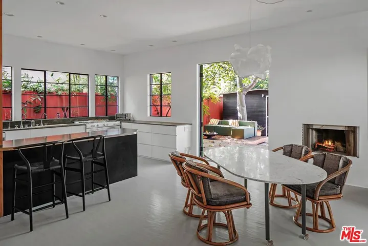 2311 Louella Avenue, Venice, California 90291