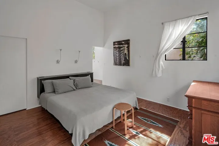 2311 Louella Avenue, Venice, California 90291