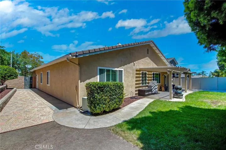 1464 Pinewood Drive, Corona, California 92881
