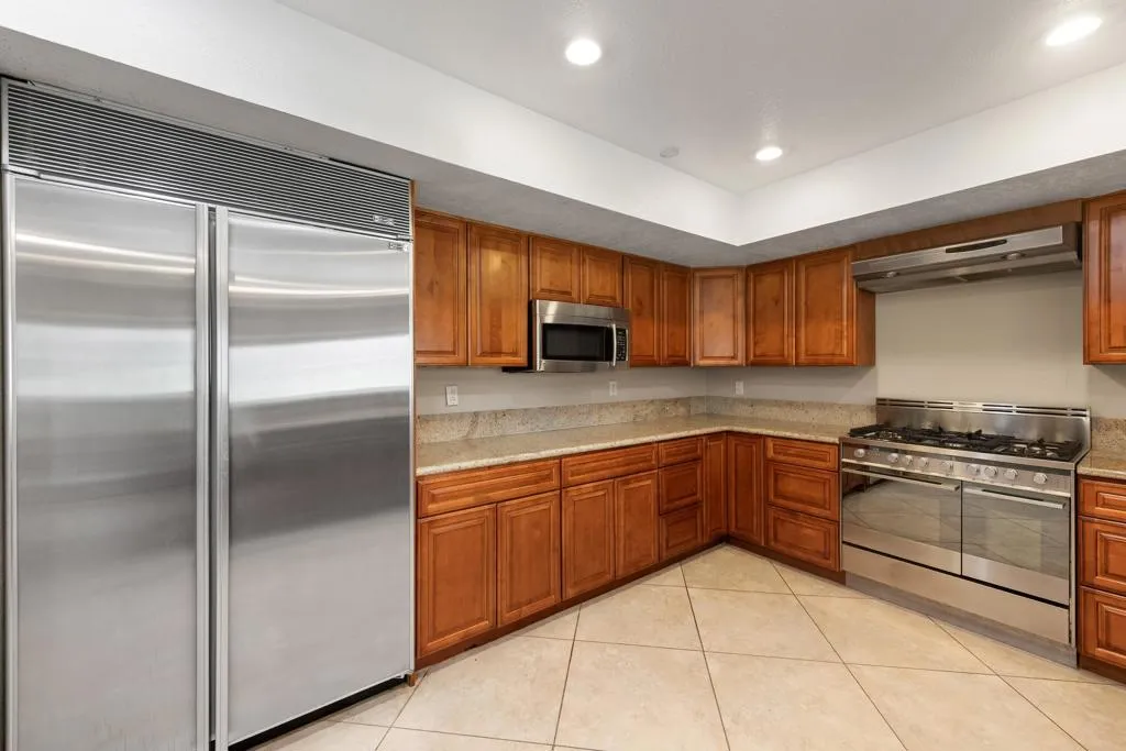 013_Stainless Steel Appliances 013_Stainless Steel Appliances