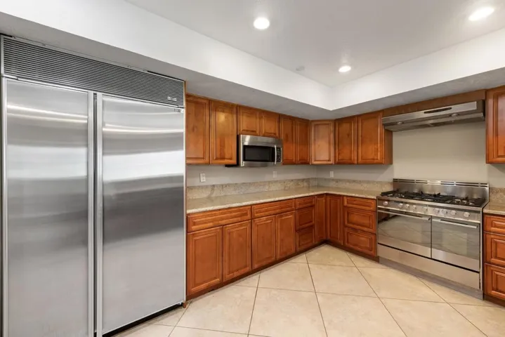 013_Stainless Steel Appliances