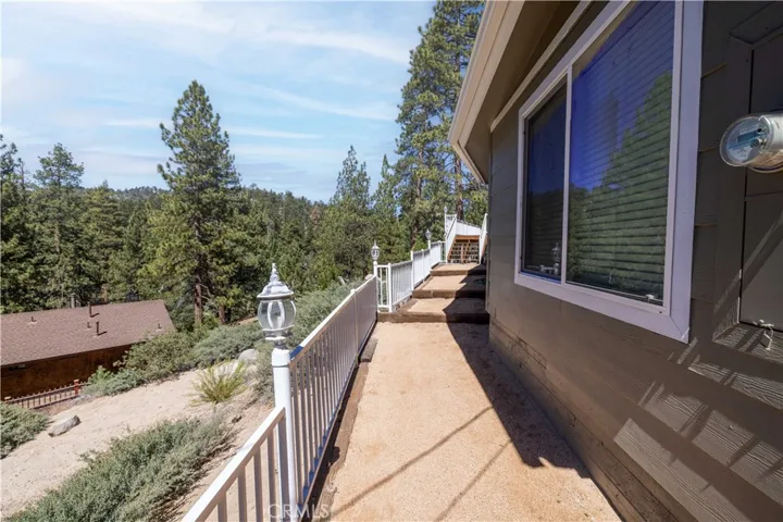 39147 Cedar Dell, Fawnskin, California 92333