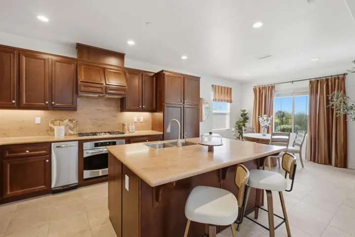 2697 Ponderosa Court, Escondido, California 92027