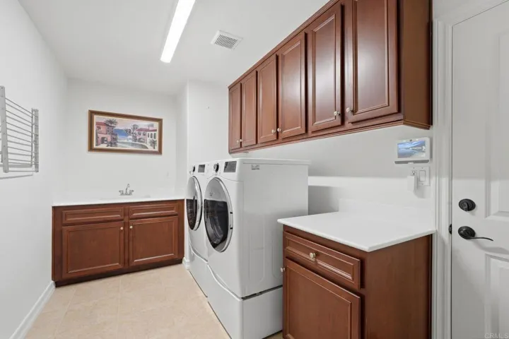 2697 Ponderosa Court, Escondido, California 92027
