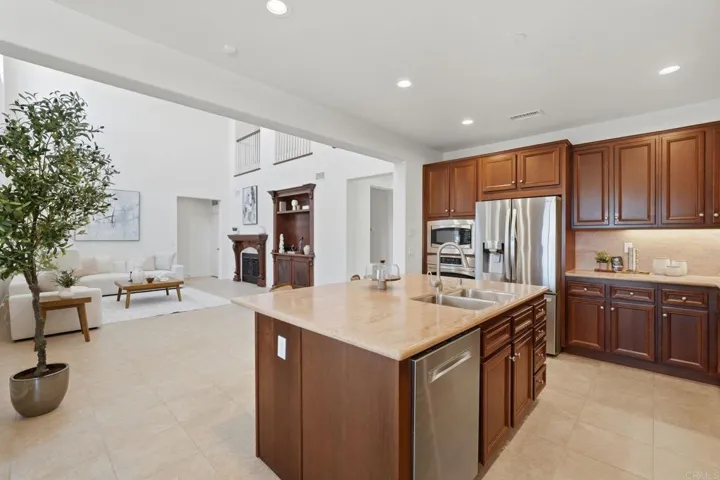 2697 Ponderosa Court, Escondido, California 92027