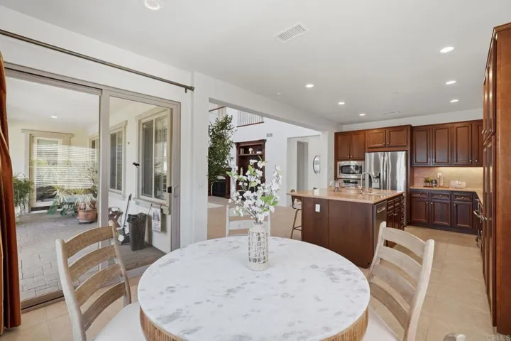 2697 Ponderosa Court, Escondido, California 92027