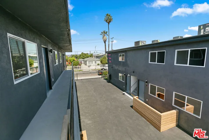 2922 Hauser Boulevard 3, Los Angeles, California 90016
