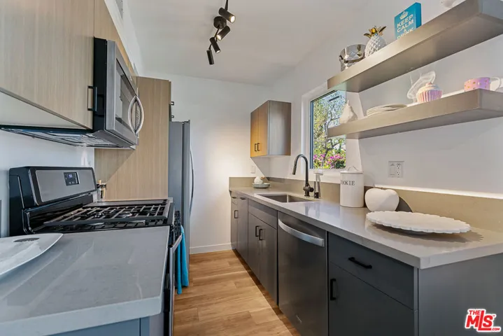 2922 Hauser Boulevard 3, Los Angeles, California 90016