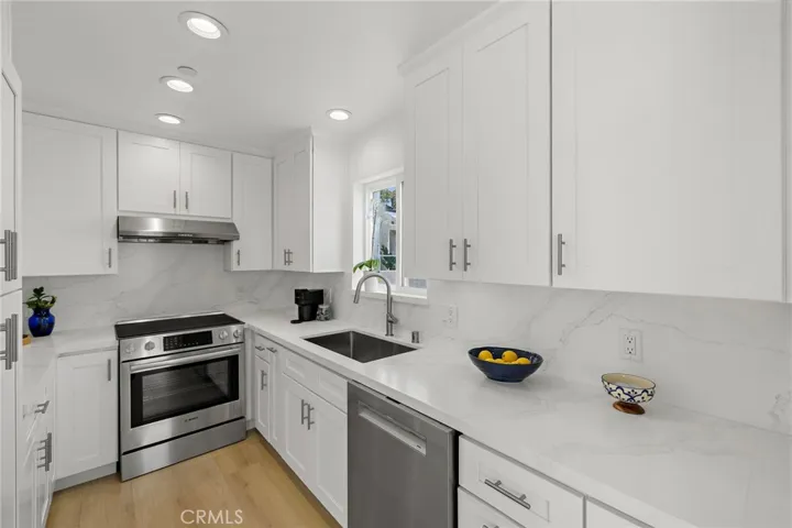 1045 Gaviota Drive B, Laguna Beach, California 92651