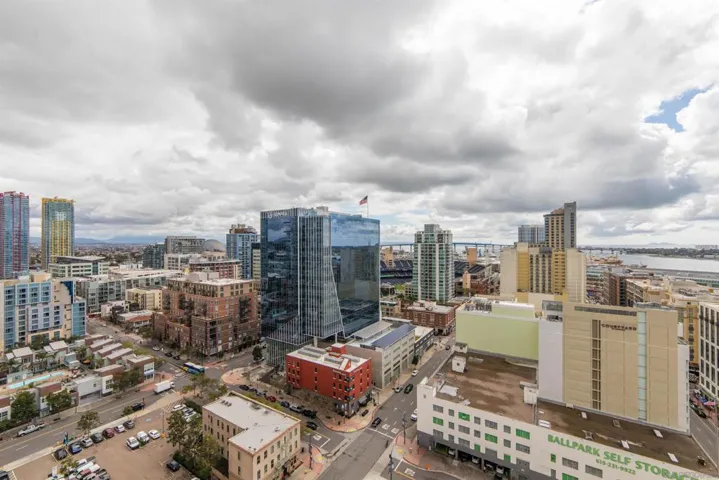 575 6th Avenue #1804, San Diego, California 92101