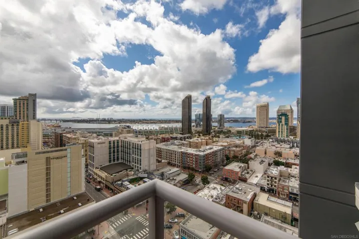 575 6th Avenue #1804, San Diego, California 92101