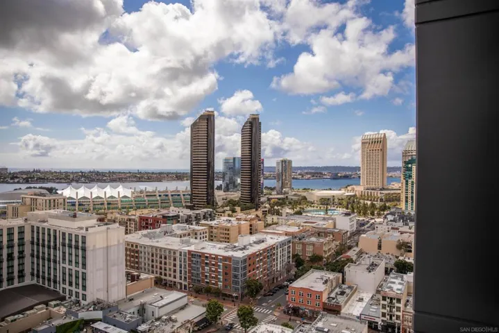 575 6th Avenue #1804, San Diego, California 92101