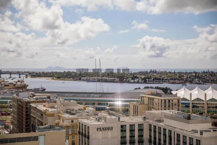 575 6th Avenue #1804, San Diego, California 92101