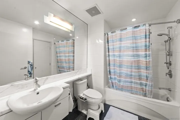 575 6th Avenue #1804, San Diego, California 92101