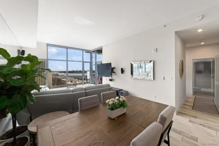 575 6th Avenue #1804, San Diego, California 92101