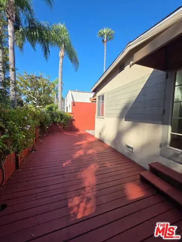 632 Santa Clara Avenue A, Los Angeles, California 90291