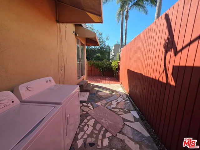 632 Santa Clara Avenue A, Los Angeles, California 90291