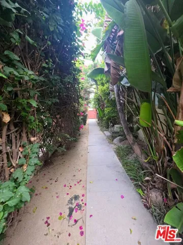 632 Santa Clara Avenue A, Los Angeles, California 90291