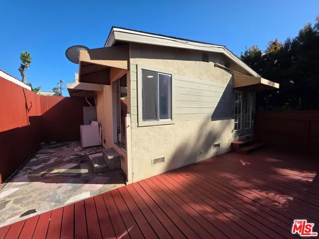 632 Santa Clara Avenue A, Los Angeles, California 90291