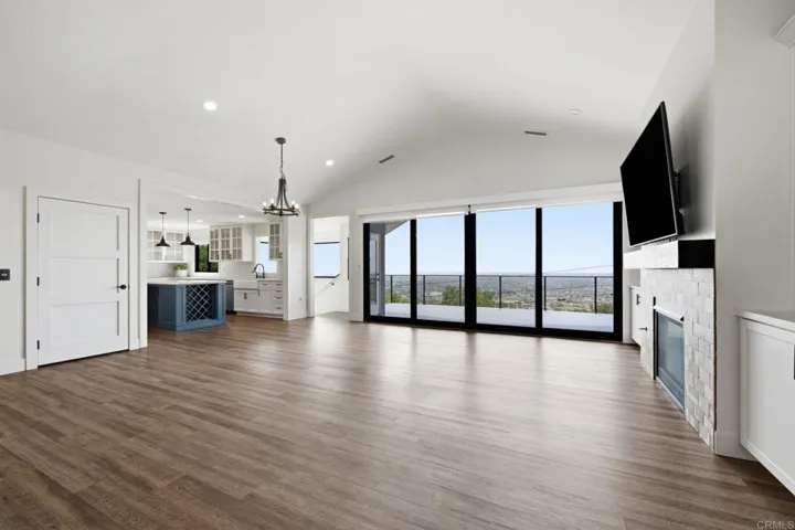 4344 Summit Drive, La Mesa, California 91941