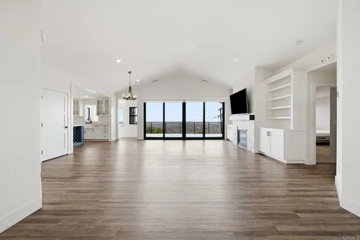 4344 Summit Drive, La Mesa, California 91941
