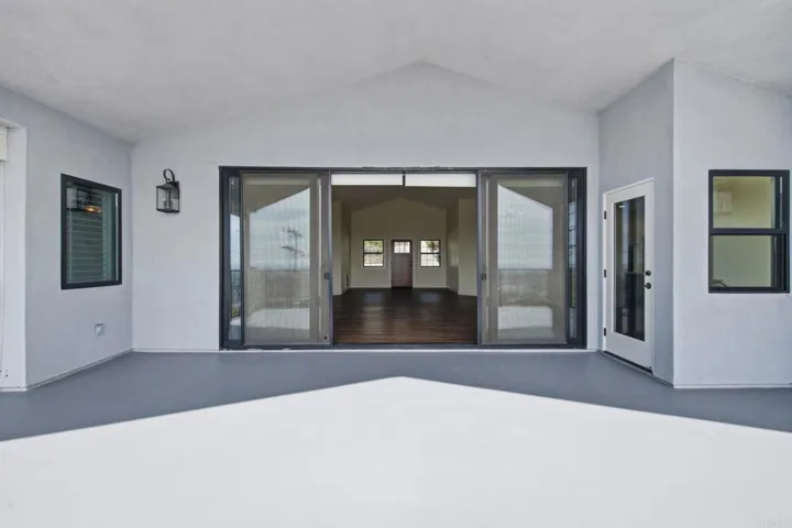 4344 Summit Drive, La Mesa, California 91941