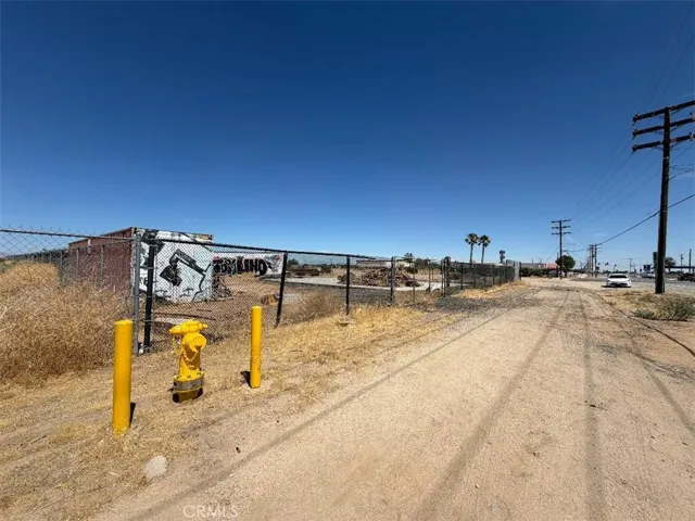 37000 90th Street E, Sun Village, California 93543
