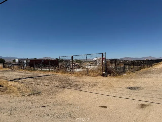 37000 90th Street E, Sun Village, California 93543