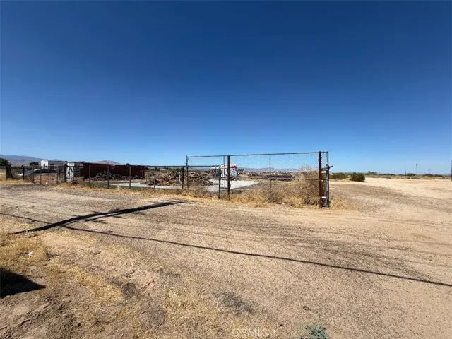 37000 90th Street E, Sun Village, California 93543
