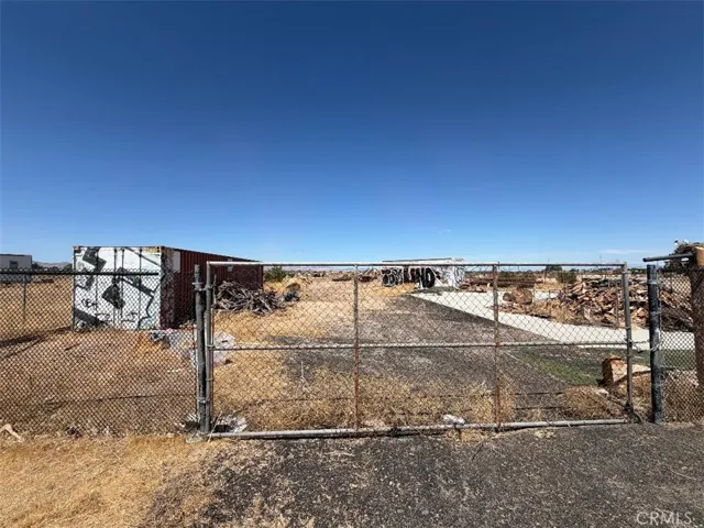 37000 90th Street E, Sun Village, California 93543