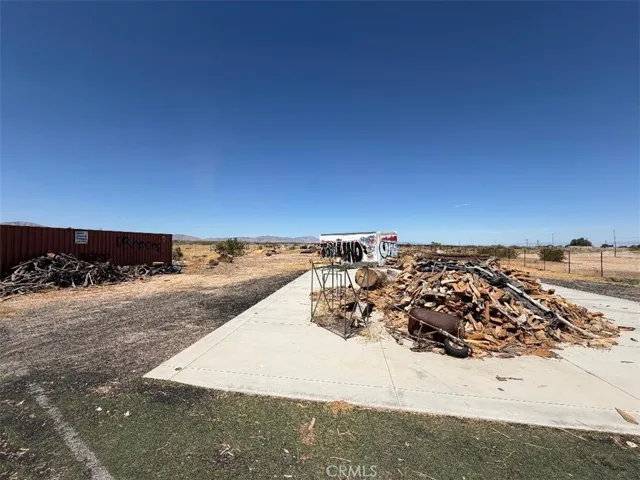 37000 90th Street E, Sun Village, California 93543