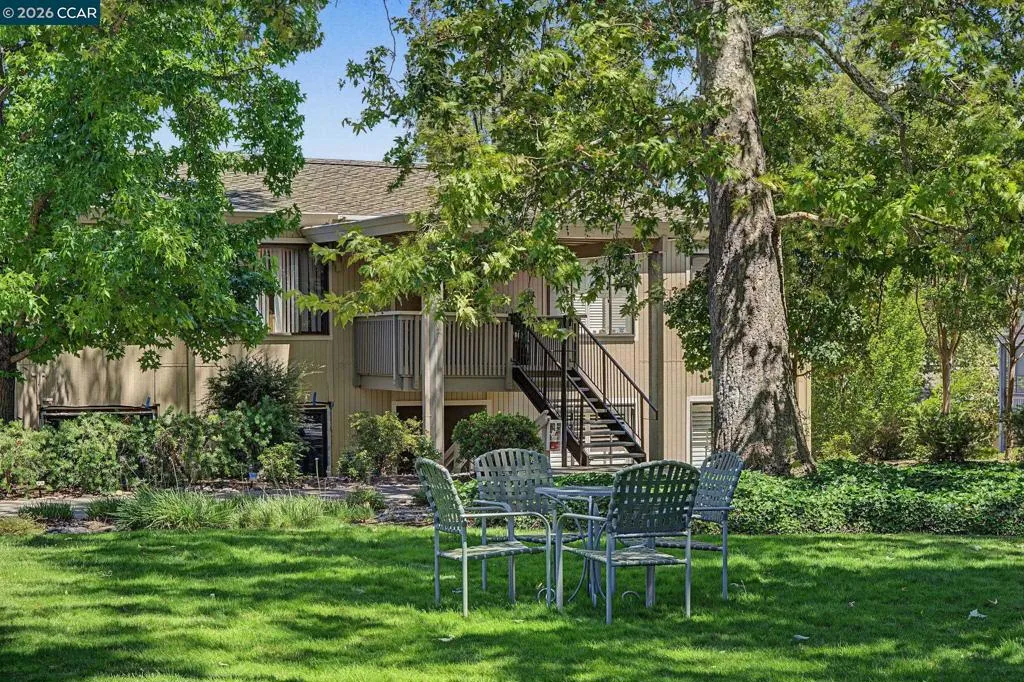 1108 Fairlawn Court 8, Walnut Creek, California 94595 — photo 4