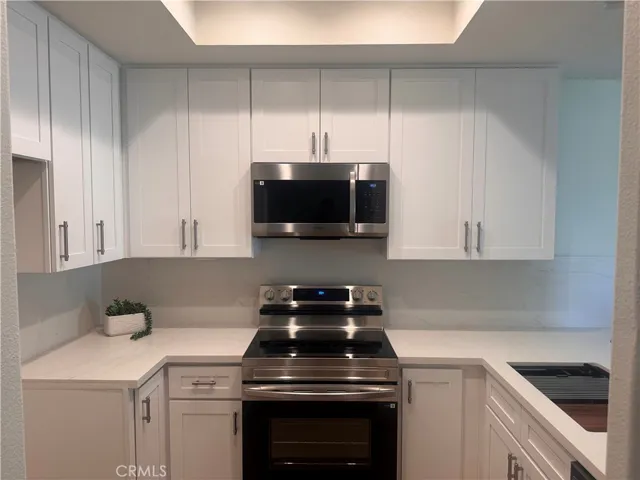 2960 Champion 2301, Tustin, California 92782