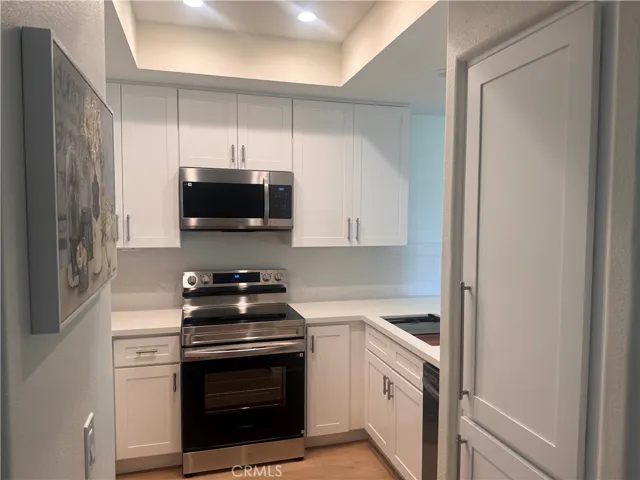 2960 Champion 2301, Tustin, California 92782
