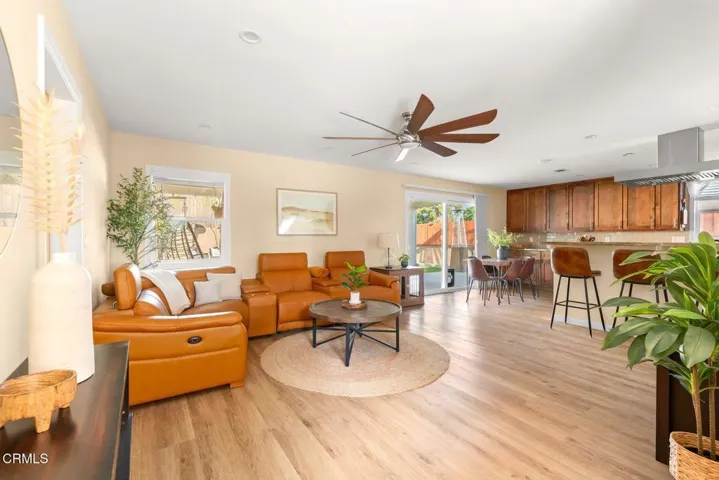 Entry / Living Room