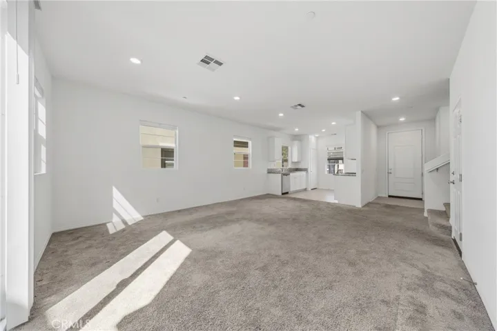 17016 Zion, Canyon Country, California 91387