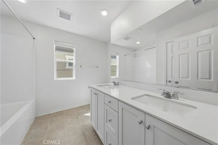 17016 Zion, Canyon Country, California 91387