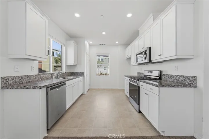 17016 Zion, Canyon Country, California 91387