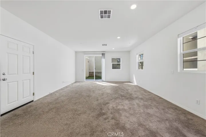 17016 Zion, Canyon Country, California 91387