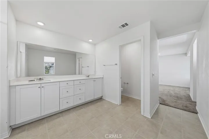 17016 Zion, Canyon Country, California 91387