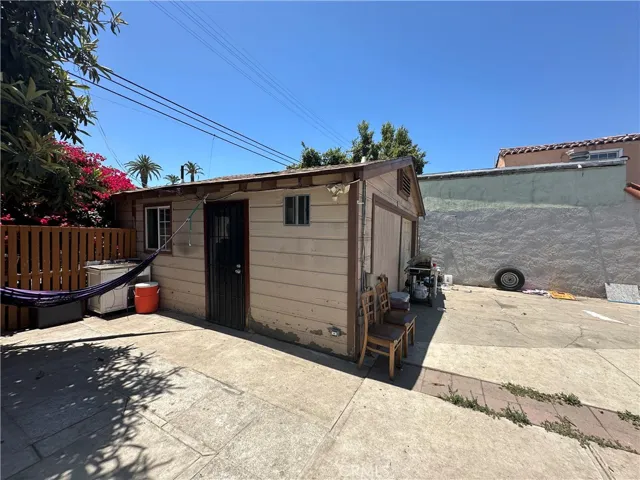 1116 W 78th, Los Angeles, California 90044