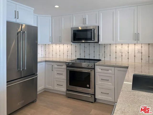 1221 W Ocean Avenue 804, Santa Monica, California 90401