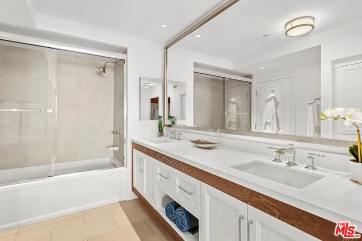 1221 W Ocean Avenue 804, Santa Monica, California 90401
